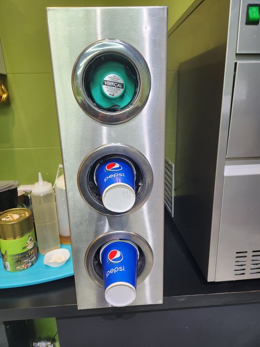 Диспенсер для стаканов