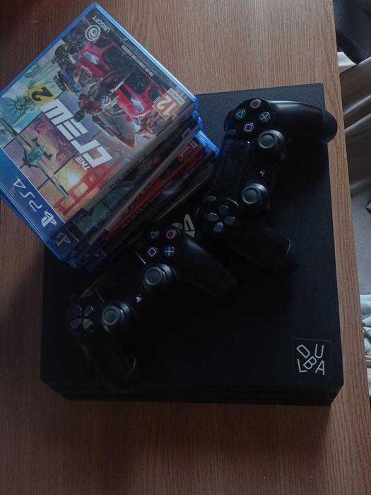 PS4 Pro 1TB – Stare foarte bună