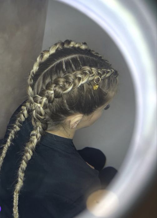 codite afro și epilare cu ceara