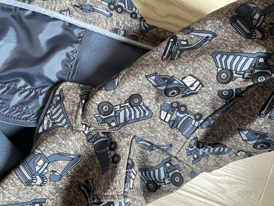 Дождевик фирмы H&M, куртка