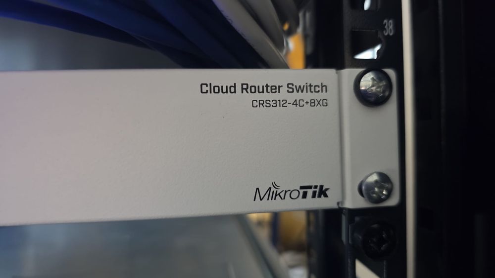 Switch MicroTik Cloud Router