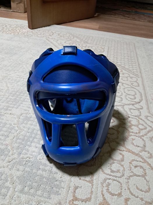 Шлем для каратэ.