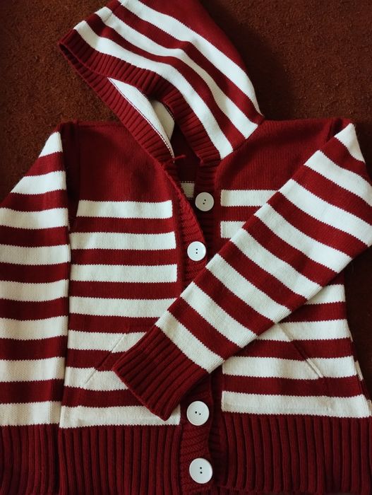 Дамска  жилетка с качулка