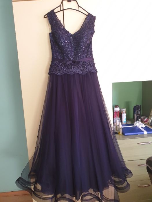 Абитуриентска рокля