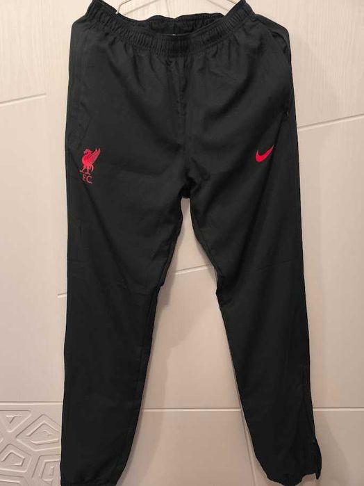 Liverpool Оригинален анцуг с подарък шапка