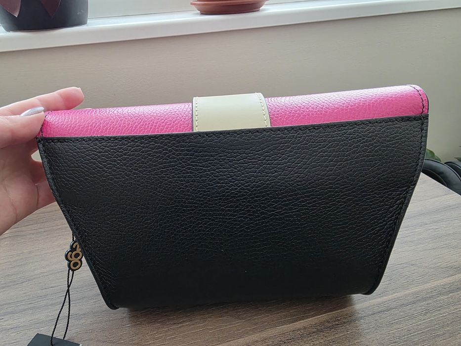 Дамска чанта от ест.кожа EGO
WILD FLOWER