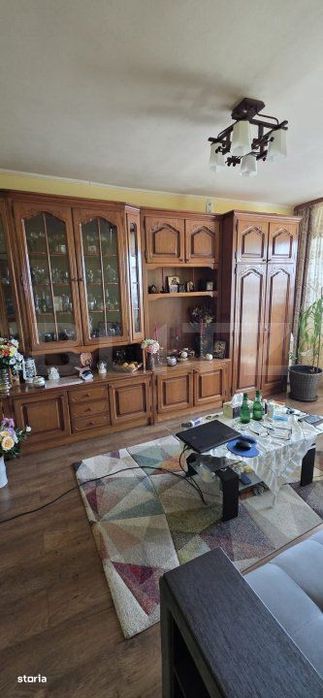 Apartament 4 camere, 4 balcoane,an 1984, 75 mp, zona Blv Bucuresti
