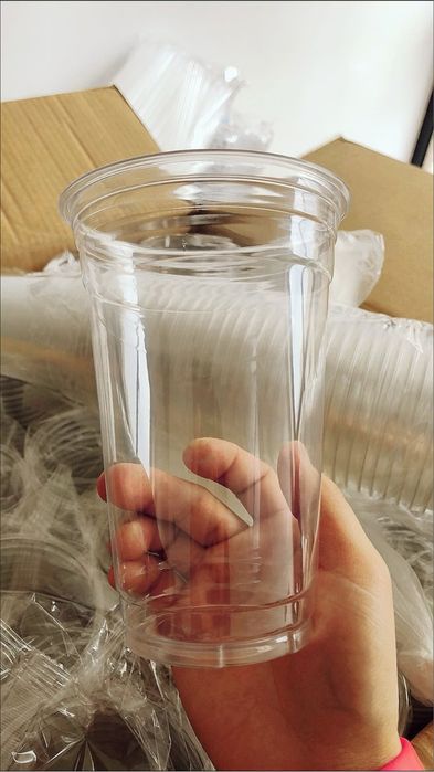 Pahar pentru băuturi reci din plastic rigid PET, cu capac bombat și pahar.500ml(16oz)