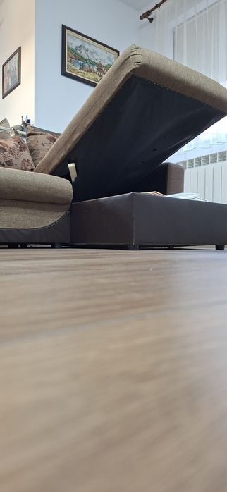 Разтегателен диван