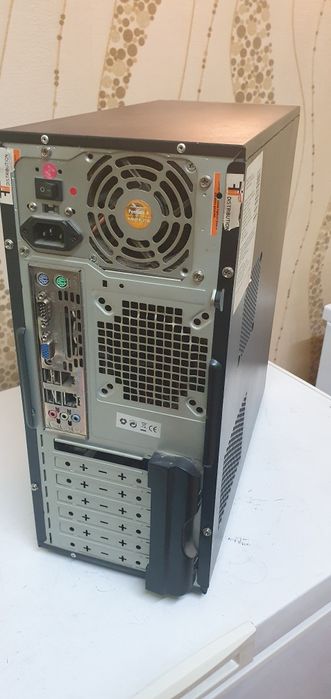 Vând calculator DELUX