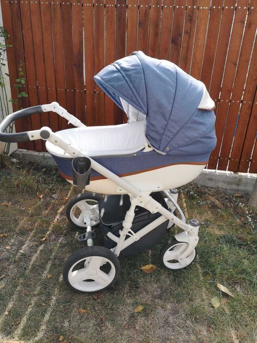 Бебешка количка с два коша