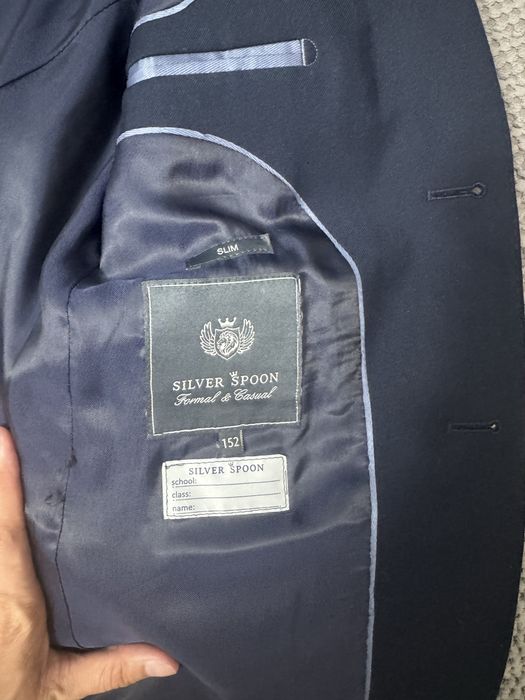 Продам школьный костюм