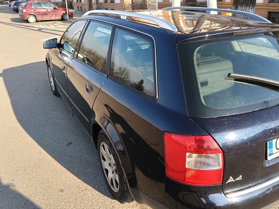 Vând audi a4 b6 din 2003 motor 19 tdi 130 de caii