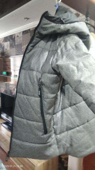 Продам куртку пуховик на подростка