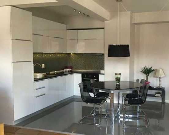 Дава се под наем Тристаен апартамент в Бургас, Зорница - 80 кв.м за 459 € - Снимка #1