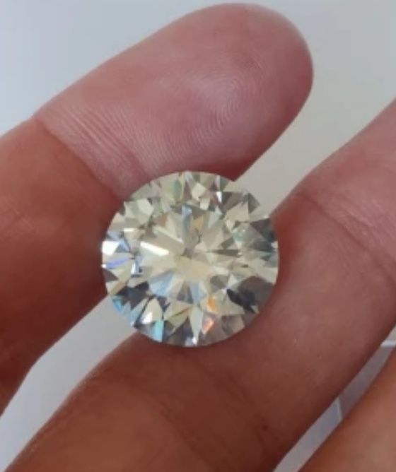 Диамант, мойсанит 10 и 12 карата със сертификат