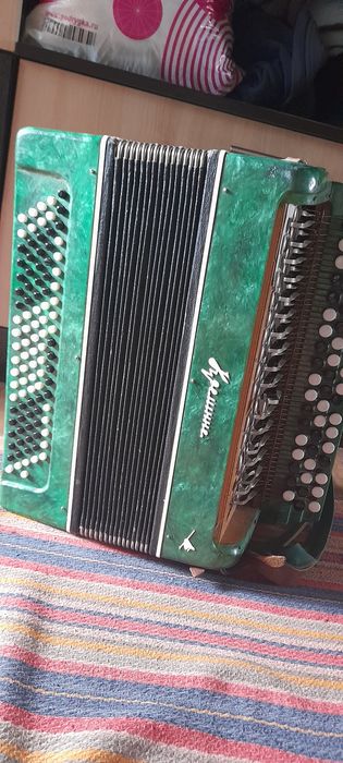 продам баян КРЕМИНЭ