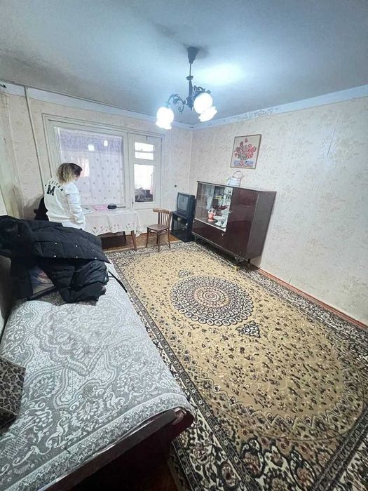 Чиланзар-8 Кирпич 2/1/4 балкон 2/6 Ориентир Школа-183