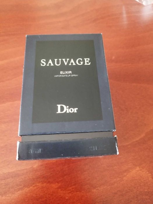 DIOR Sauvage Elixir Парфюм, половината е използван.