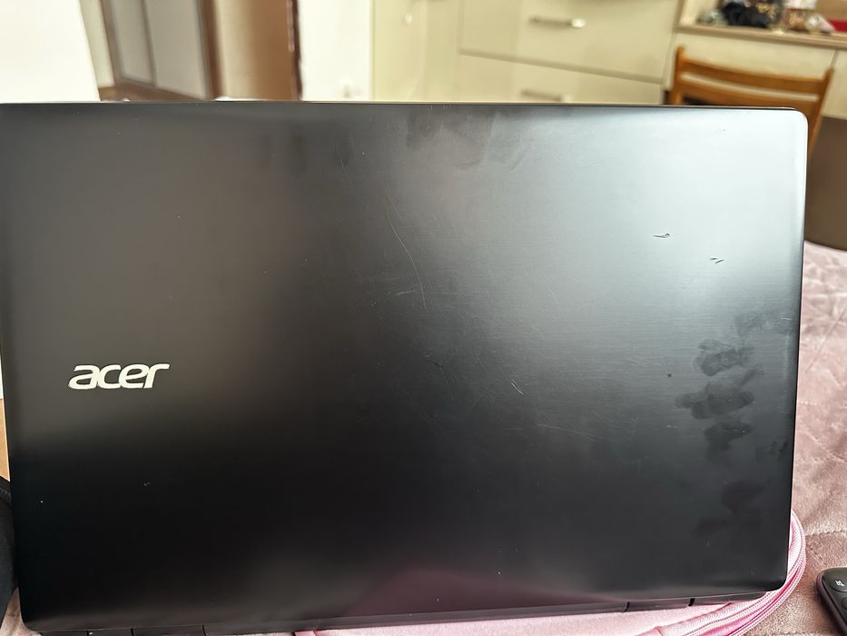 Продавам лаптоп Acer