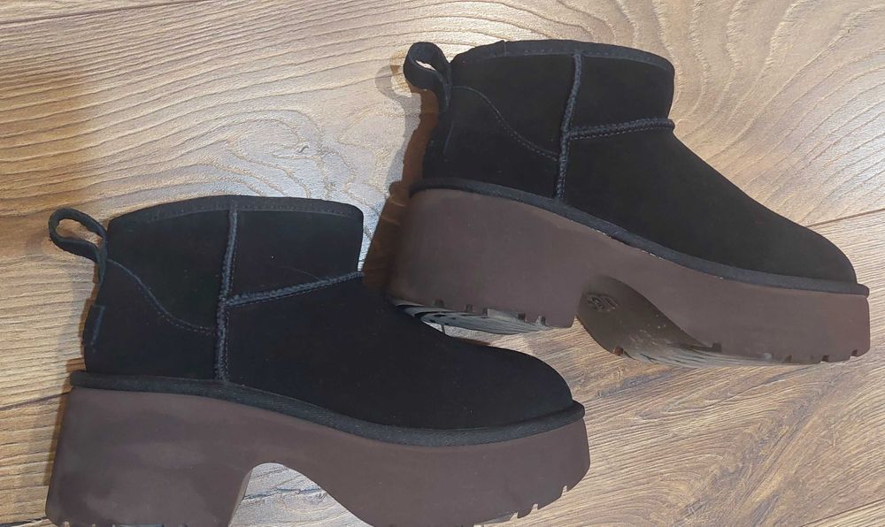 Дамски ботуши на UGG, 37