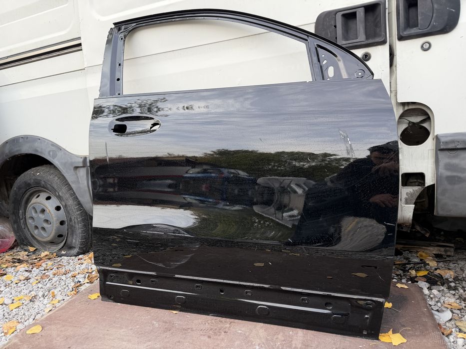 Врата Mercedes GLA W247