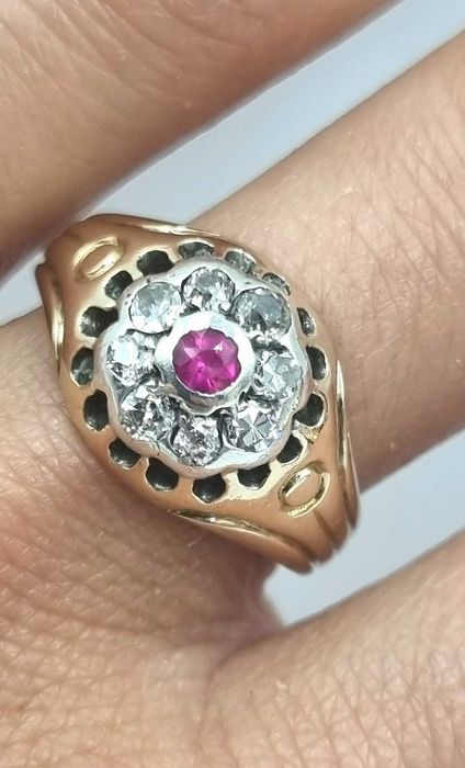 Superb inel vechi art nouveau aur 14 k , diamante si rubin naturale