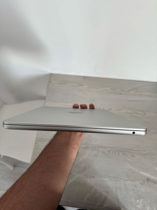 MacBook Air M2 13.6 / 8GB / 512GB SSD / Silver