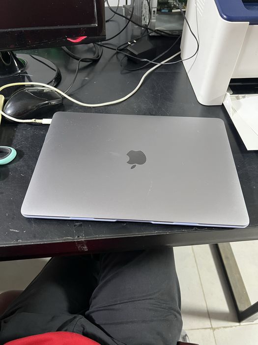 Продам macbook air m1