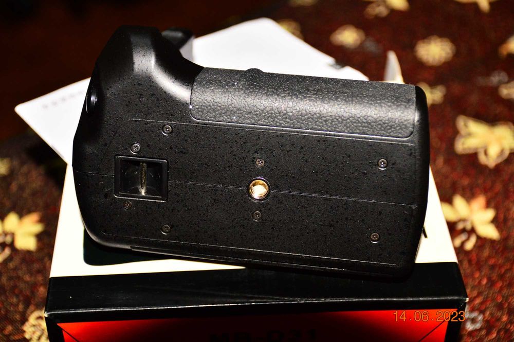 батарейный отсек (бюстер)  для Nikon =для 2х батарей EN-EL 14= + сумка