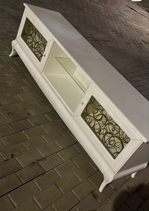 Продам тумбу под ТВ