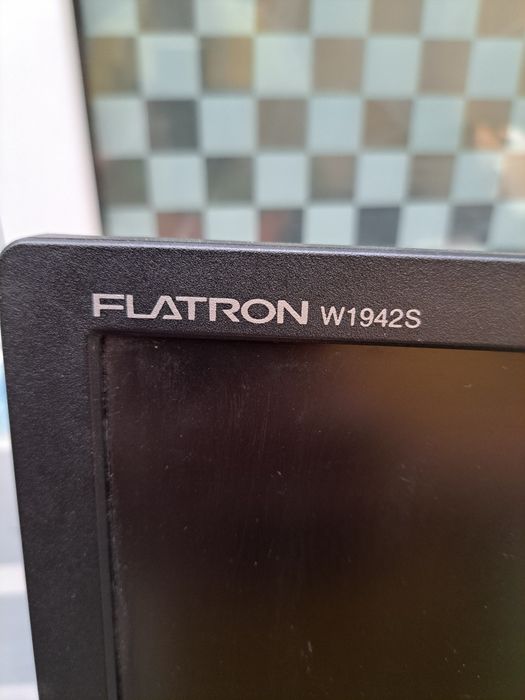 Срочно продаётся монитор LG Flatron