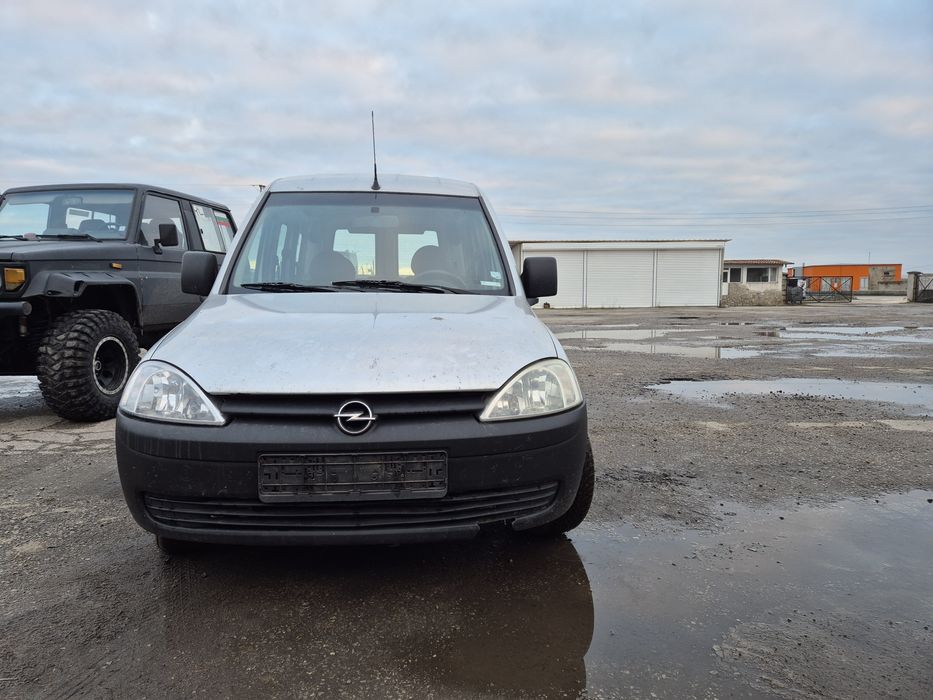 Opel combo 1.7 DTI - на части с  две плъзгащи врати.