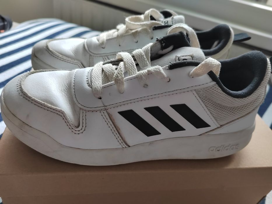 Нови маратонки Adidas 34