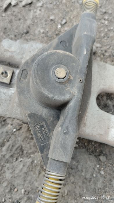 Продам стеклоподьемник гольф 3