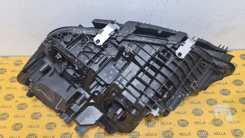 Far dreapta full led BMW 3 G20 G21 LCI facelift 5A1A352 avariat