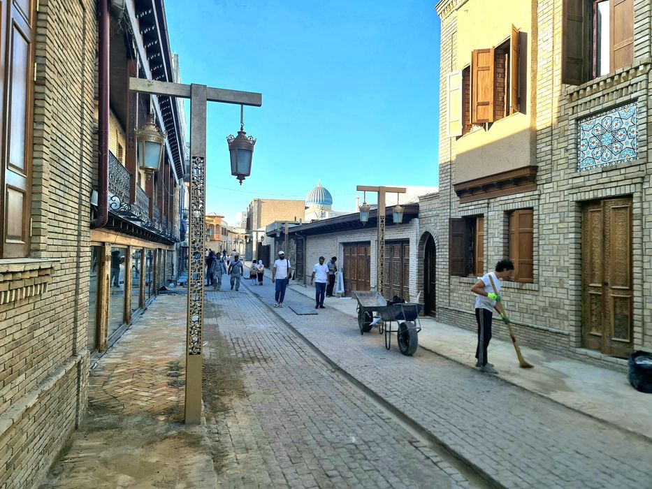 Центр Исламской Цивилизации мечеть Хастимом, Чорсу базар под бизнес