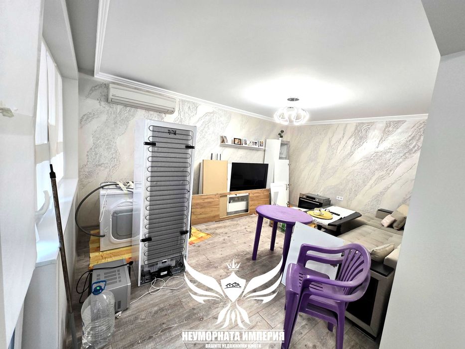 Продавам тристаен апартамент 2ет 120кв в Асеновград, широк център