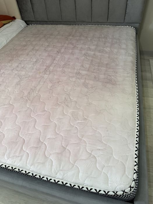 Продам матрас 160 на 200