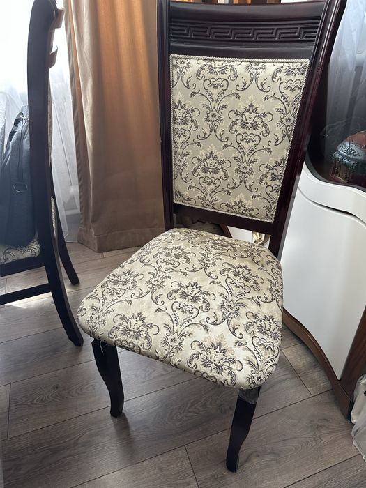 Продам стулья 6 штук