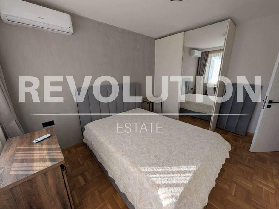 Дава се под наем Тристаен апартамент в Варна, ВИНС - 75 кв.м за 1047.03 € - Снимка #3