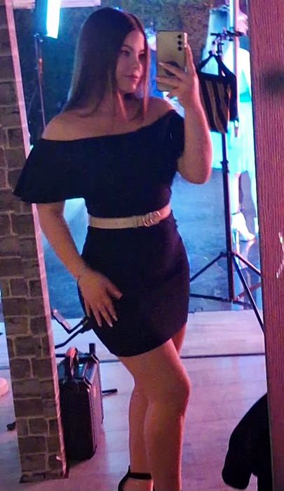 Rochie de ocazie cu volan pe umeri