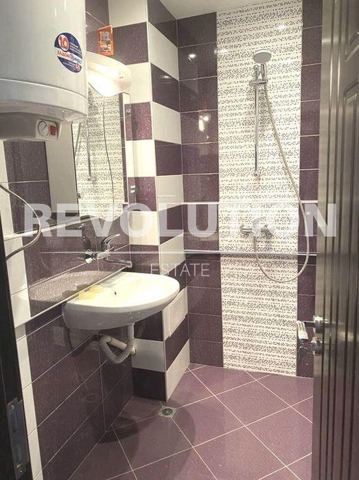 Дава се под наем Тристаен апартамент в Варна, Левски - 90 кв.м за 700 € - Снимка #9