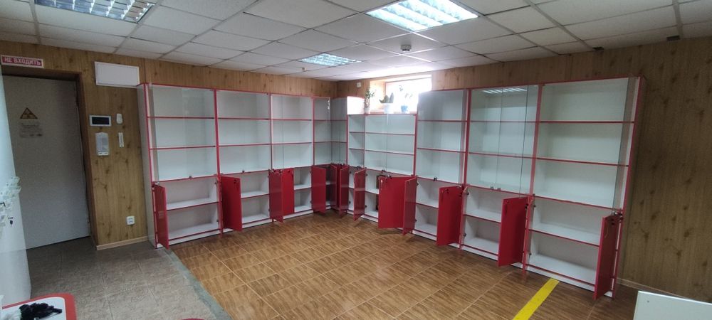 Продам витрины и шкафчики