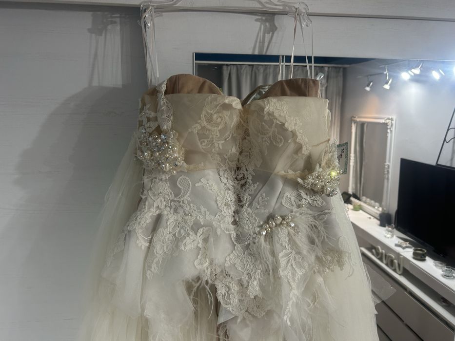 Ocazie Rochie mireasa casa Nanette + gratuit voal si crinolina