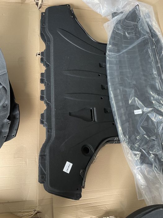 Carenaj roata scut motor Audi A8 4h D4