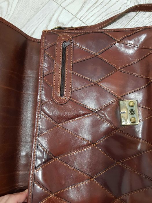 Кожена дамска чанта