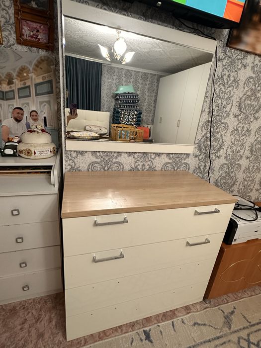 Спальный гарнитур продается!