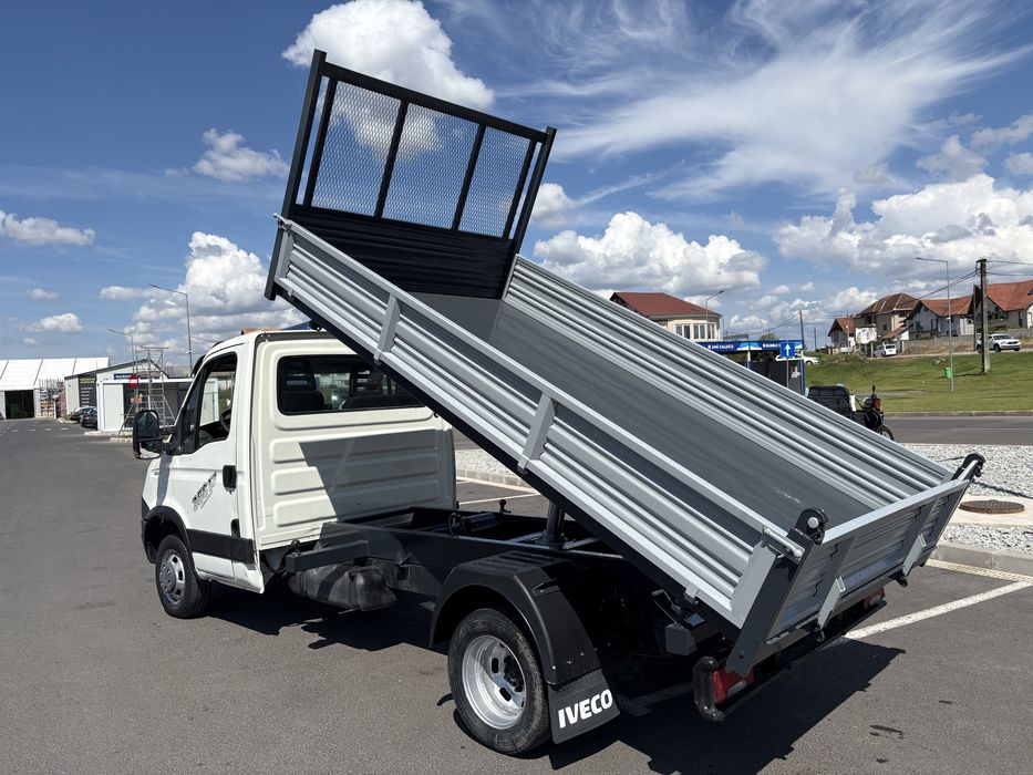 Iveco Daily 35C17 basculabil pe 3 parti, clima , an 2013, Spania