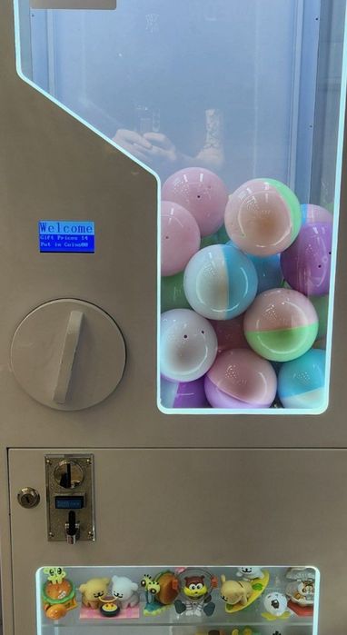 Вендинговый аппарат гашапон, гачапон